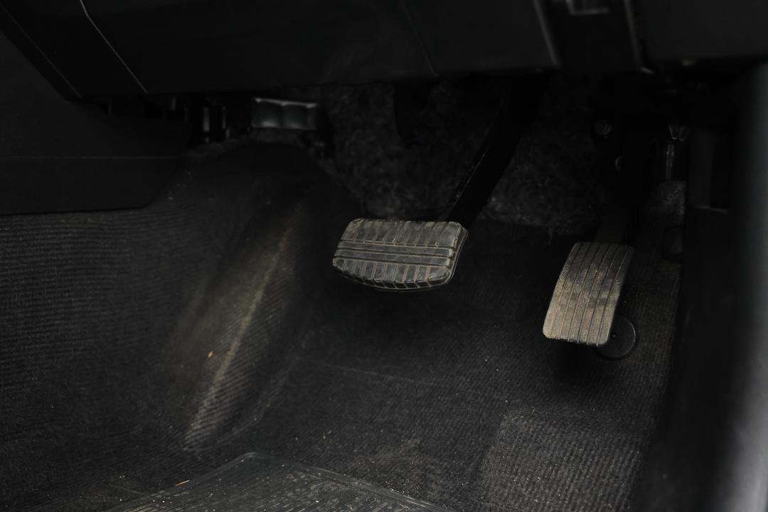 2024 Mitsubishi Triton Gls (4x4), Automatic, 40282 km, Pedals and Footmat