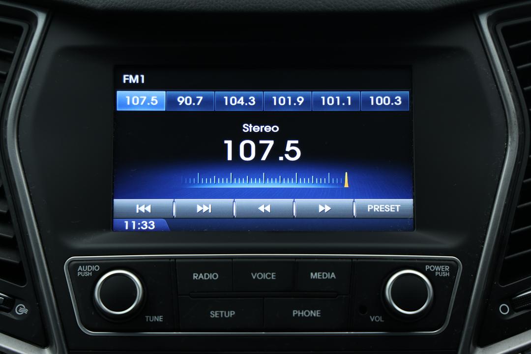 2017 Hyundai Santa Fe Active X, Automatic, 74209 km, Infotainment System