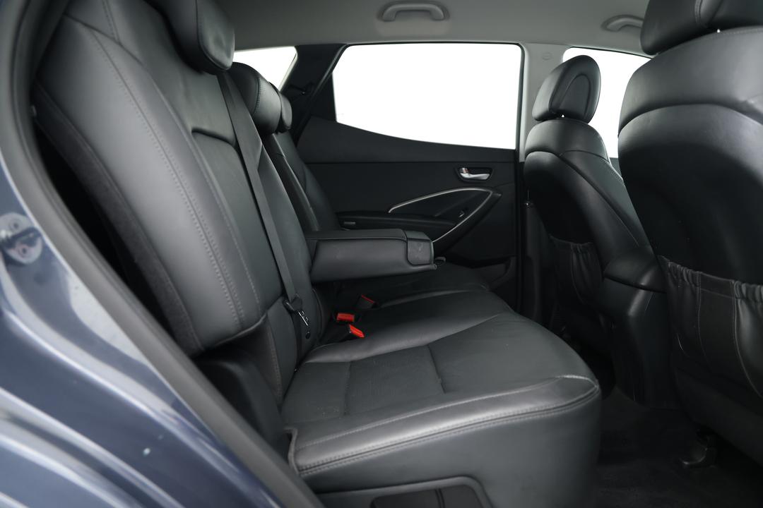 2017 Hyundai Santa Fe Active X, Automatic, 74209 km, Right Side Rear Door Cabin View