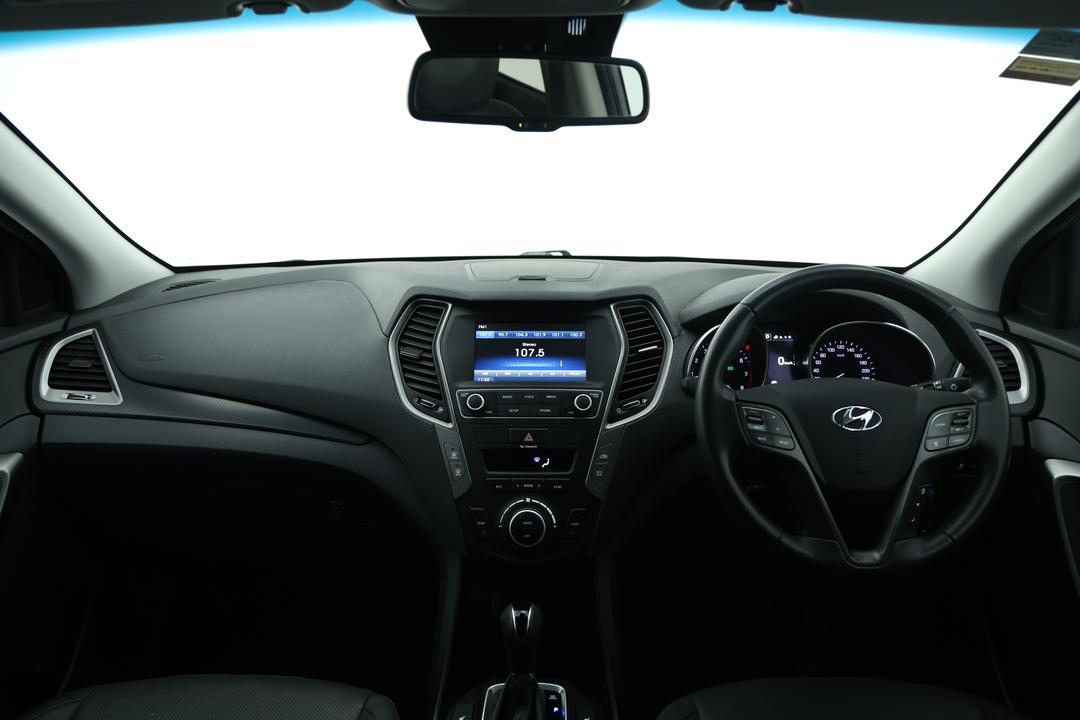 2017 Hyundai Santa Fe Active X, Automatic, 74209 km, Dashboard View