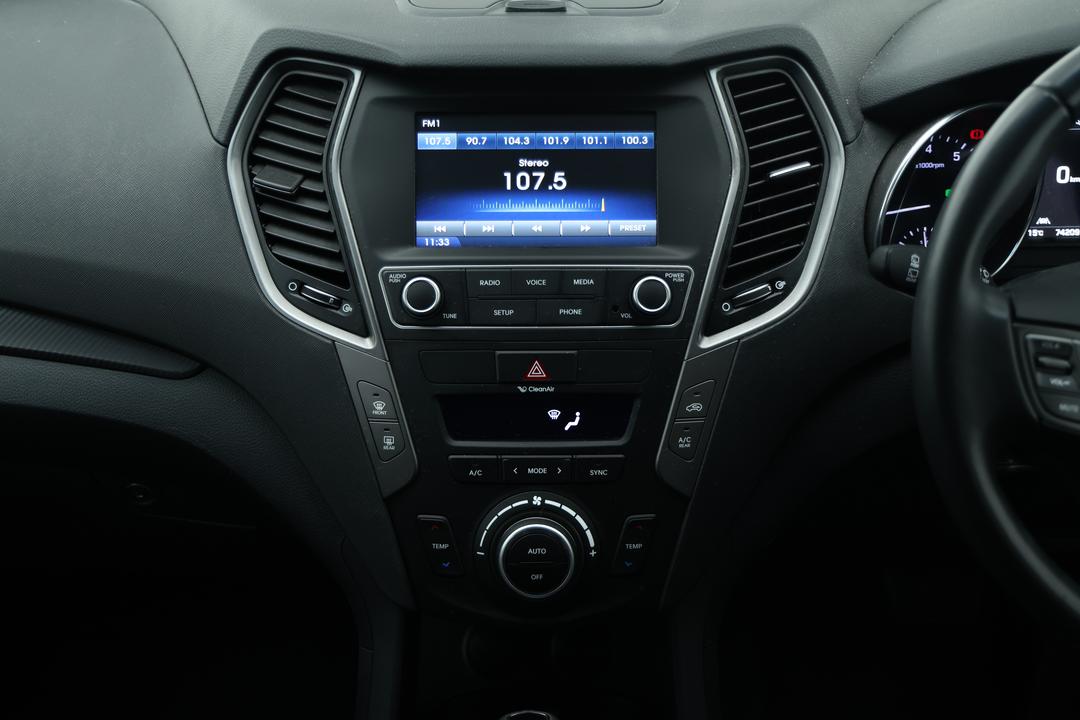 2017 Hyundai Santa Fe Active X, Automatic, 74209 km, Center Console