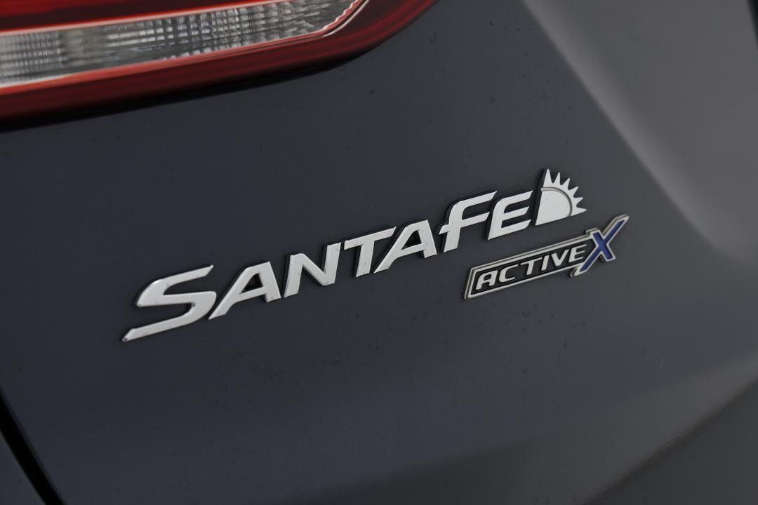 2017 Hyundai Santa Fe Active X, Automatic, 74209 km, Badge (Boot Left Side)