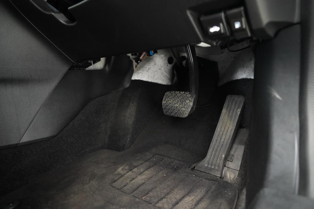 2018 Mazda 3 Touring, Automatic, 74598 km, Pedals and Footmat