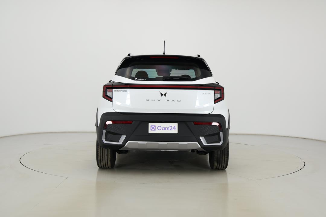 2025 Mahindra Xuv 3xo Ax7l, Automatic, 10248 km, Back/Rear View