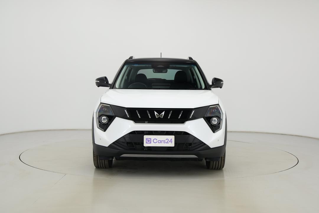 2025 Mahindra Xuv 3xo Ax7l, Automatic, 10248 km, Front View
