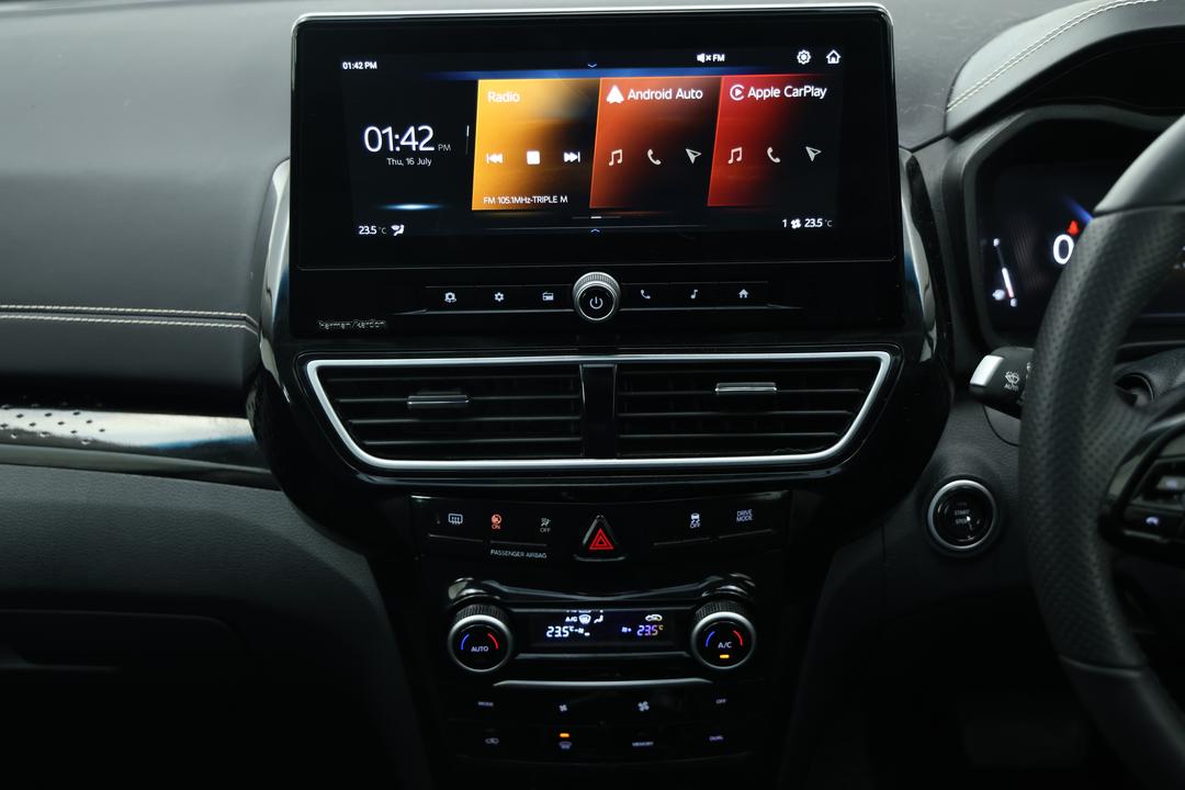 2025 Mahindra Xuv 3xo Ax7l, Automatic, 10248 km, Center Console
