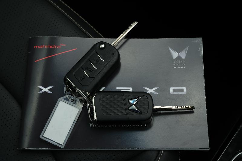 2025 Mahindra Xuv 3xo Ax7l, Automatic, 10248 km, Key Close-up