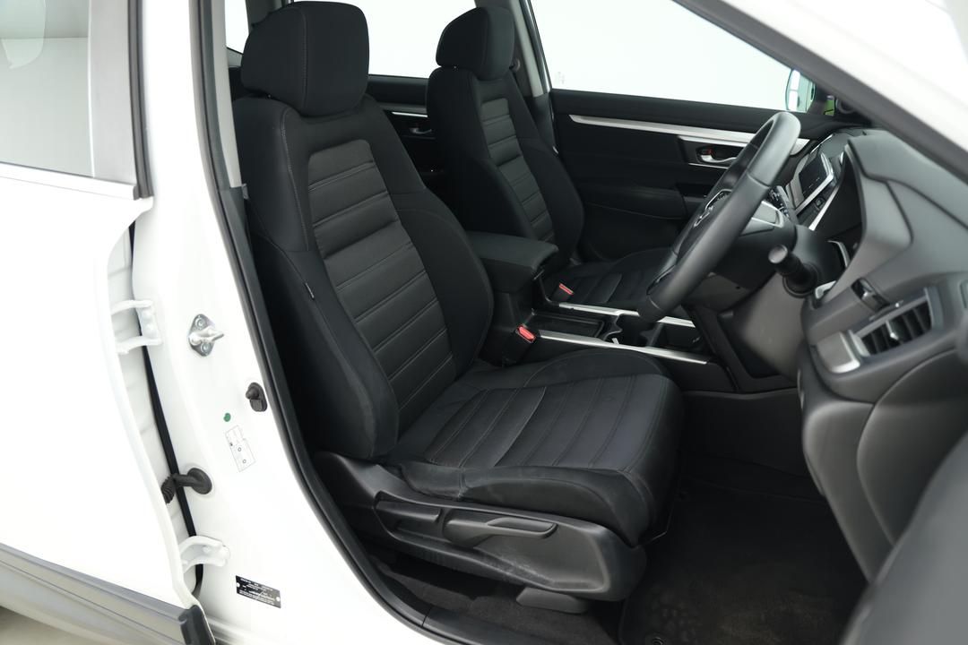 2019 Honda CR-V Vti (2WD), Automatic, 104764 km, Right Side Front Door Cabin View