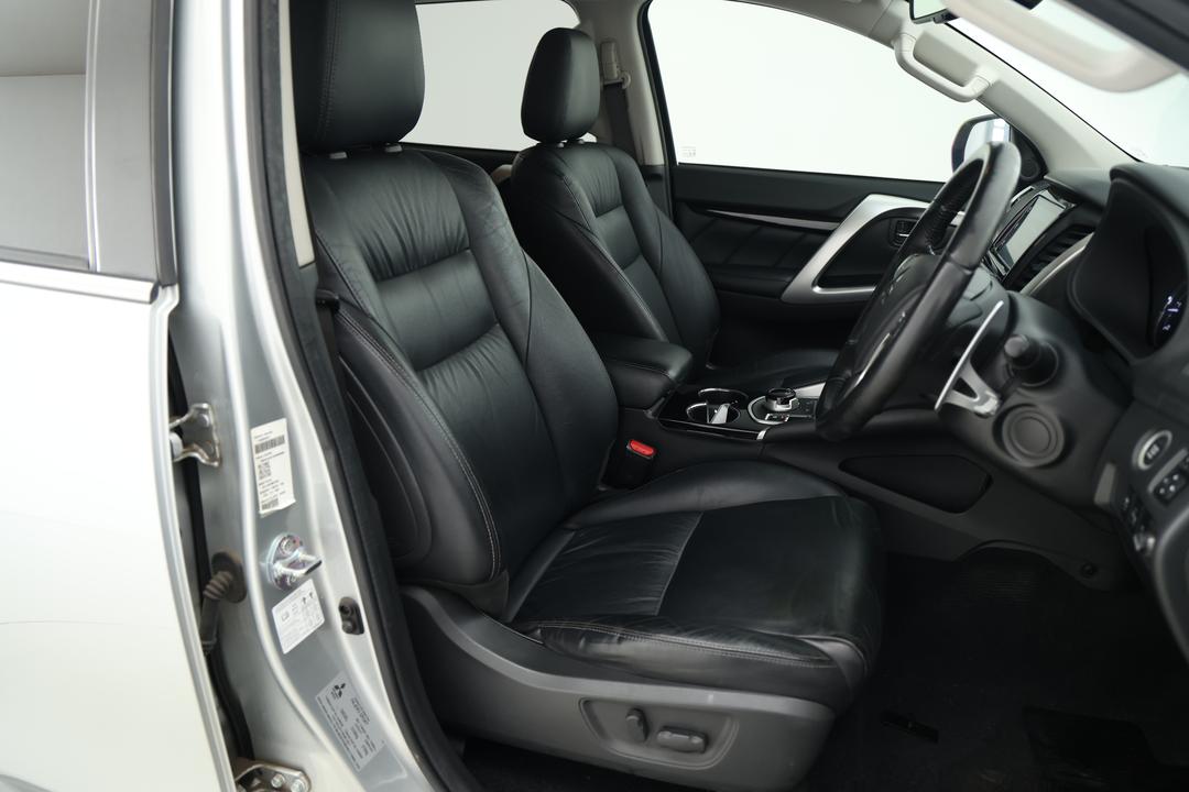 2018 Mitsubishi Pajero Sport Gls (4x4) 5 Seat, Automatic, 100077 km, Right Side Front Door Cabin View