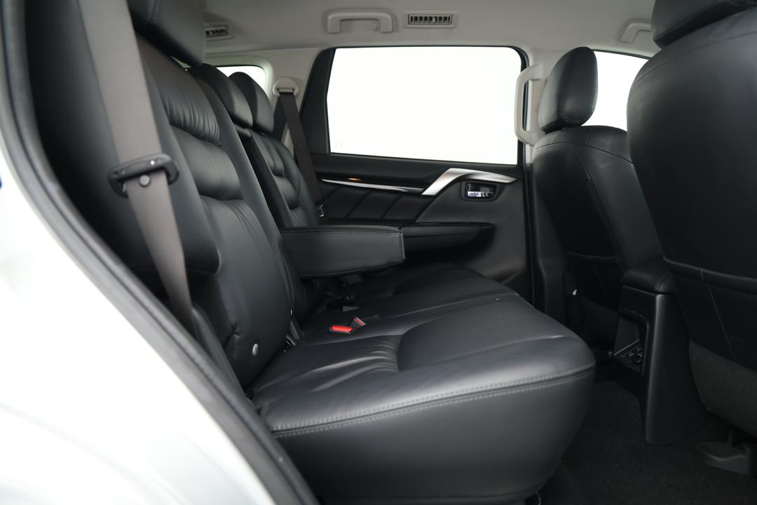 2018 Mitsubishi Pajero Sport Gls (4x4) 5 Seat, Automatic, 100077 km, Right Side Rear Door Cabin View