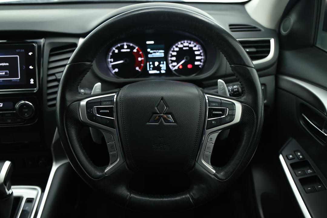 2018 Mitsubishi Pajero Sport Gls (4x4) 5 Seat, Automatic, 100077 km, Steering Wheel Close-up