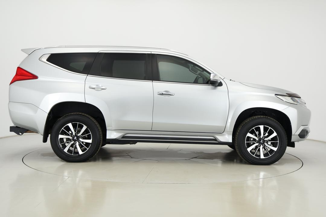 2018 Mitsubishi Pajero Sport Gls (4x4) 5 Seat, Automatic, 100077 km, Right Side View