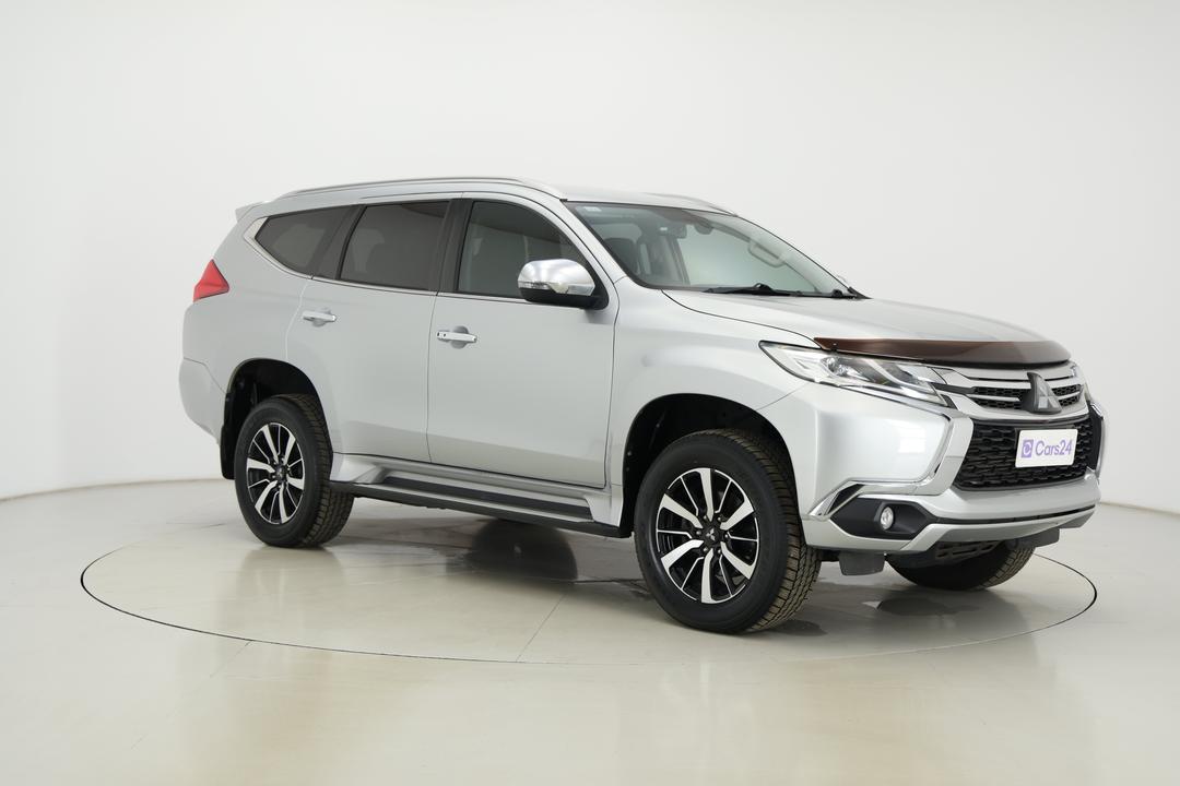 2018 Mitsubishi Pajero Sport Gls (4x4) 5 Seat, Automatic, 100077 km, Right Front Diagonal (45- Degree) View