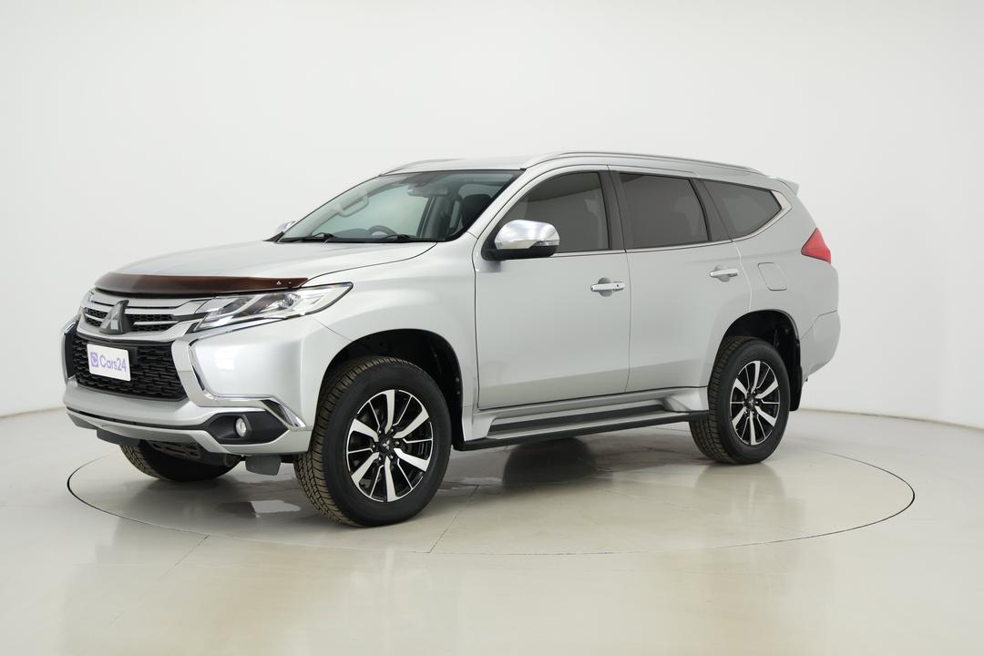 2018 Mitsubishi Pajero Sport Gls (4x4) 5 Seat, Automatic, 100077 km, Left Front Diagonal (45- Degree) View