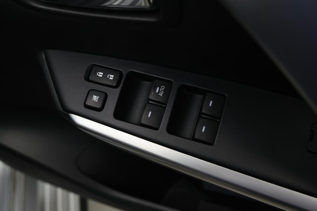 2018 Mitsubishi Pajero Sport Gls (4x4) 5 Seat, Automatic, 100077 km, Drivers Side Door Panel Controls