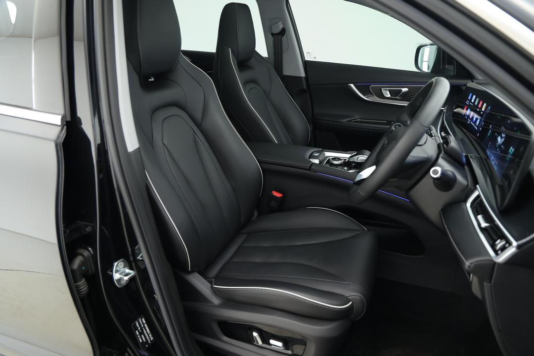 2023 Chery Tiggo 7 Pro Ultimate AWD, Automatic, 13817 km, Right Side Front Door Cabin View