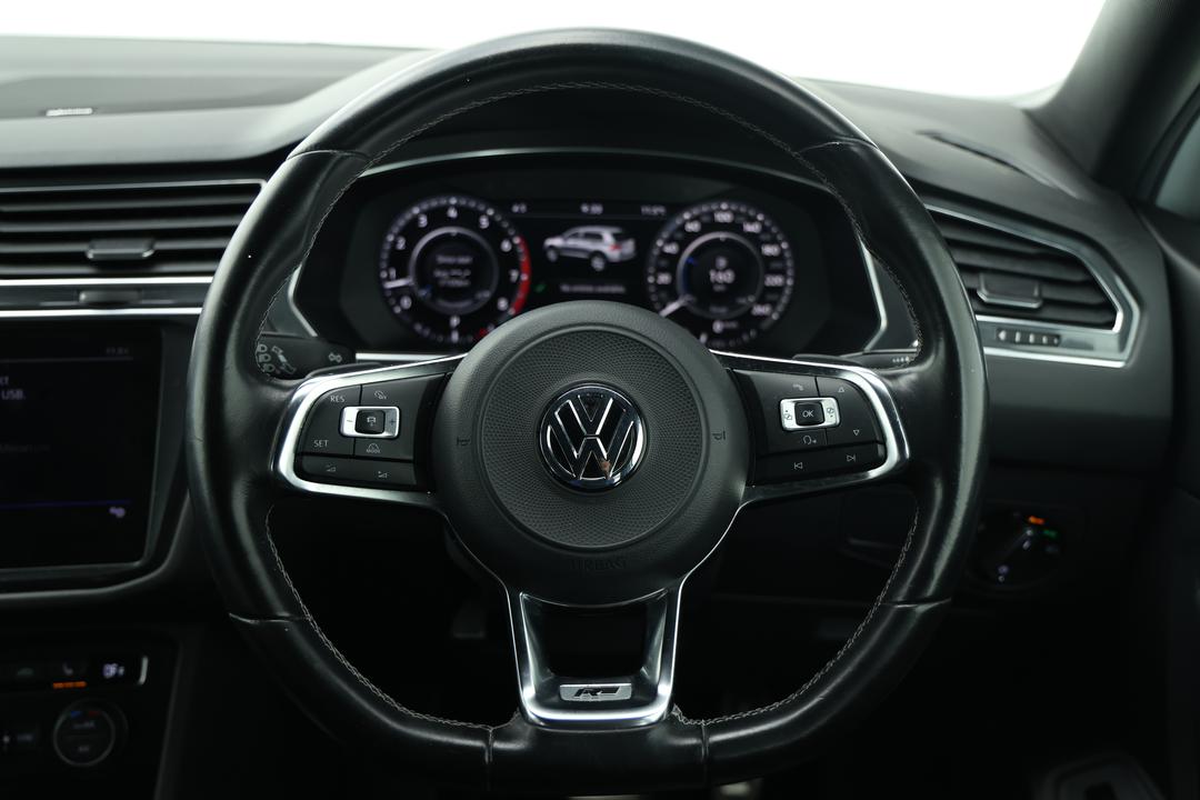2018 Volkswagen Tiguan Allspace 162 Tsi Highline, Automatic, 76047 km, Steering Wheel Close-up