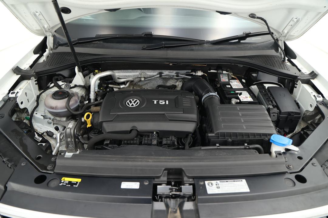 2018 Volkswagen Tiguan Allspace 162 Tsi Highline, Automatic, 76047 km, Open Bonnet (Engine)