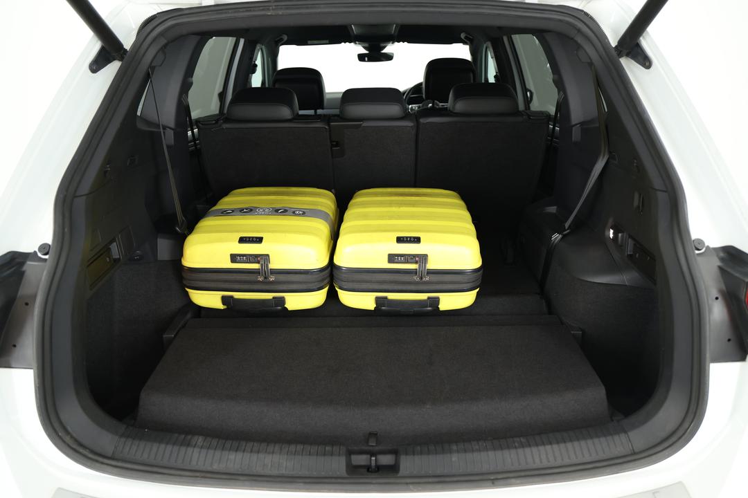 2018 Volkswagen Tiguan Allspace 162 Tsi Highline, Automatic, 76047 km, Boot Inside View with Luggage
