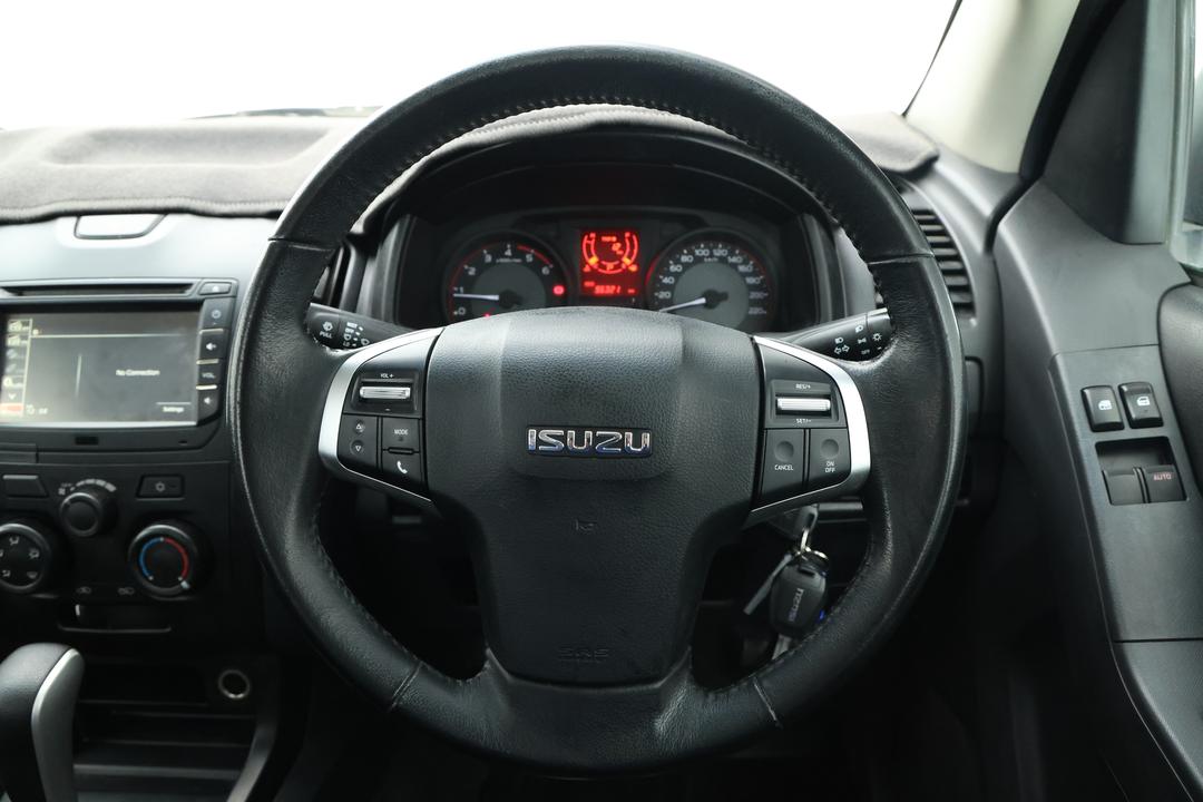 2020 Isuzu D-MAX Sx Hi-ride (4x2), Automatic, 96321 km, Steering Wheel Close-up