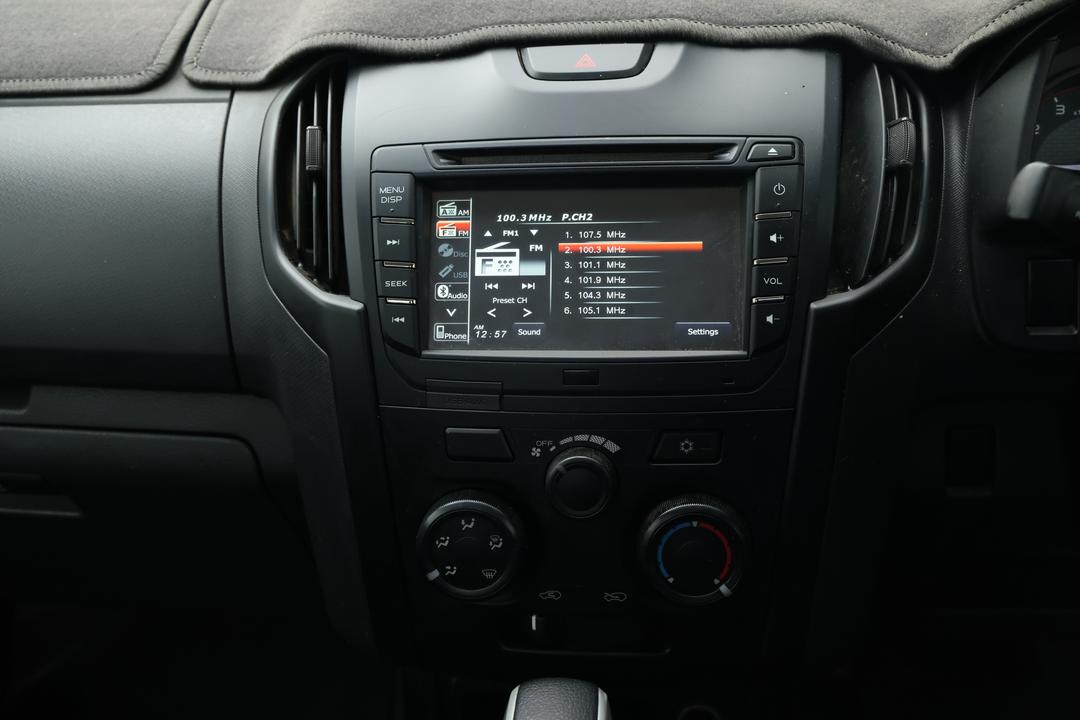 2020 Isuzu D-MAX Sx Hi-ride (4x2), Automatic, 96321 km, Center Console