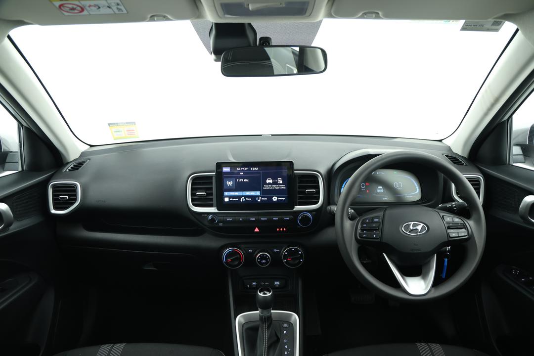 2025 Hyundai Venue Venue, Automatic, 6395 km, Dashboard View