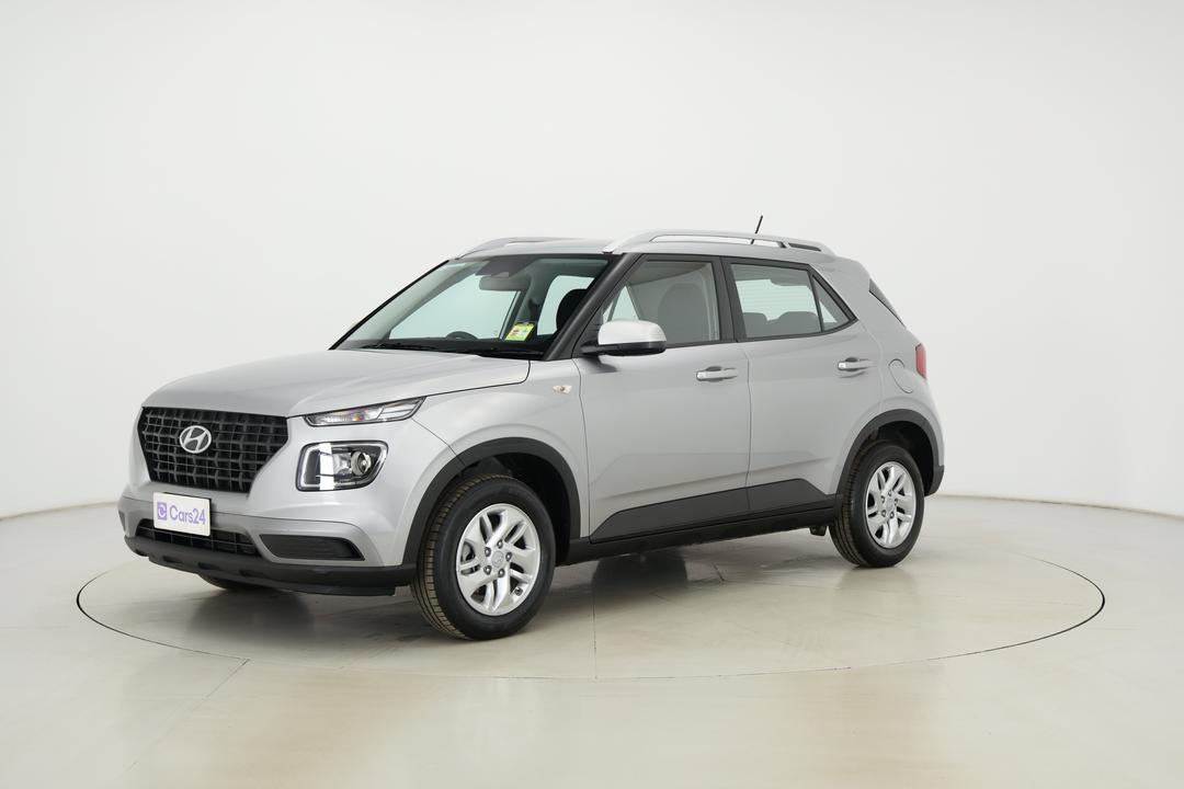 2025 Hyundai Venue Venue, Automatic, 6395 km, Left Front Diagonal (45- Degree) View