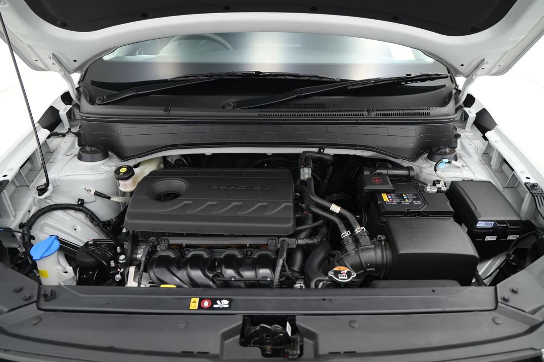 2025 Hyundai Venue Venue, Automatic, 6395 km, Open Bonnet (Engine)