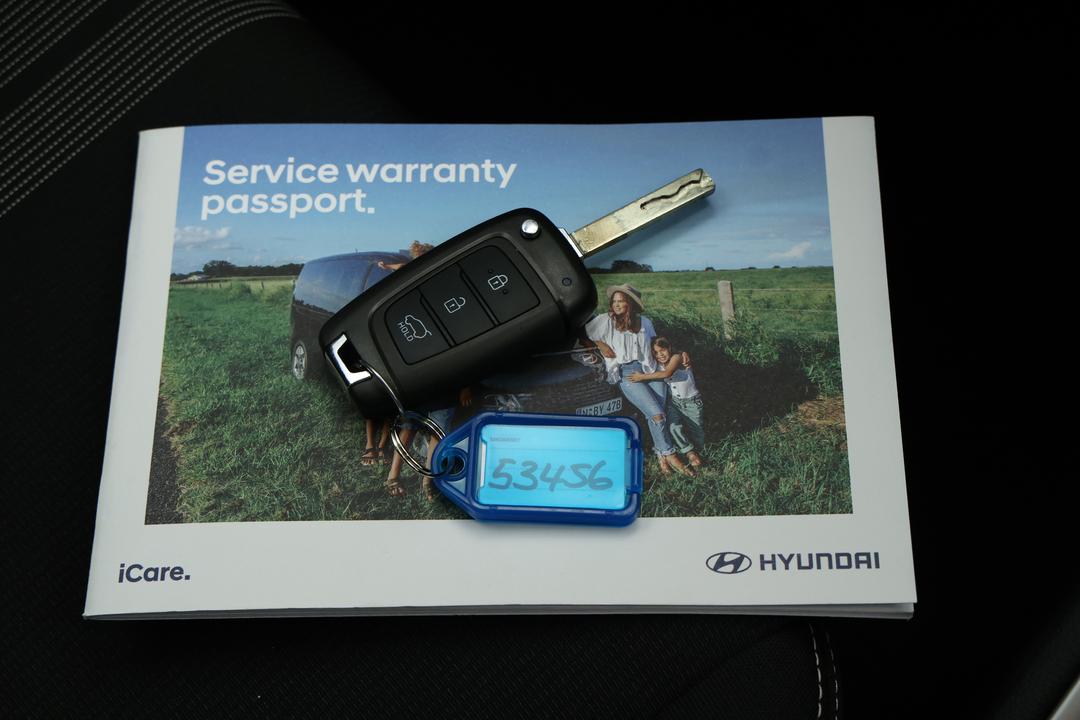 2025 Hyundai Venue Venue, Automatic, 6395 km, Key Close-up