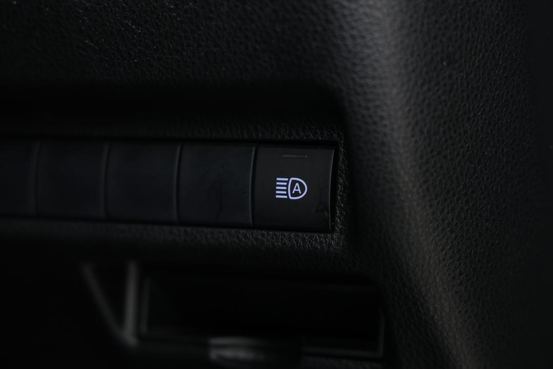 2020 Toyota RAV4 Gxl (2WD), Automatic, 73409 km, Utility Switches/Buttons