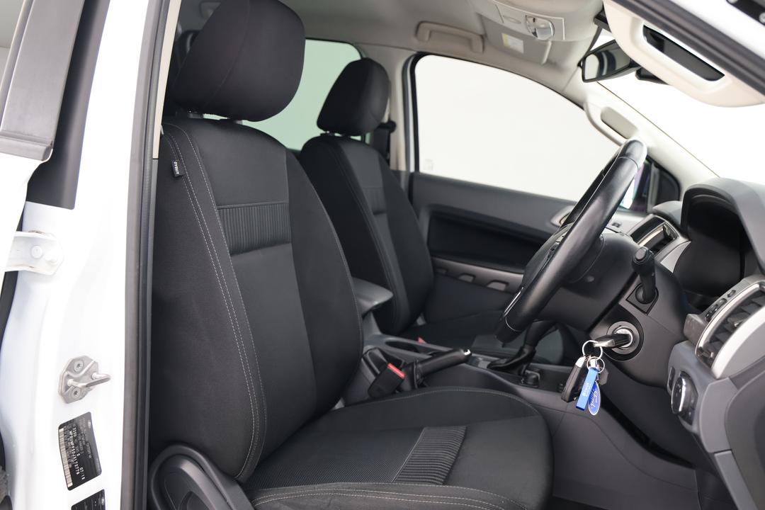 2018 Ford Ranger Xlt 3.2 (4x4), Automatic, 89768 km, Right Side Front Door Cabin View