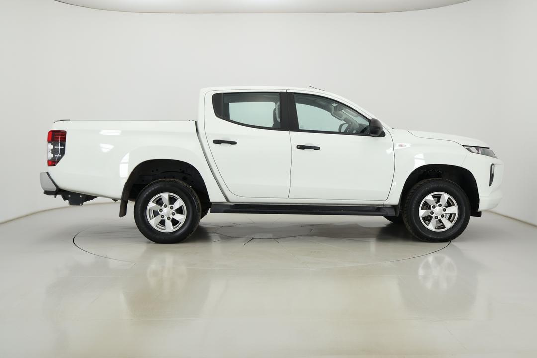 2023 Mitsubishi Triton Glx+ (4x4), Automatic, 45099 km, Right Side View