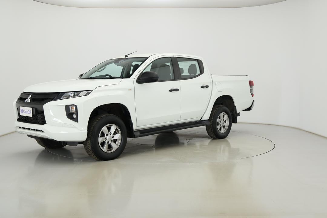 2023 Mitsubishi Triton Glx+ (4x4), Automatic, 45099 km, Left Front Diagonal (45- Degree) View