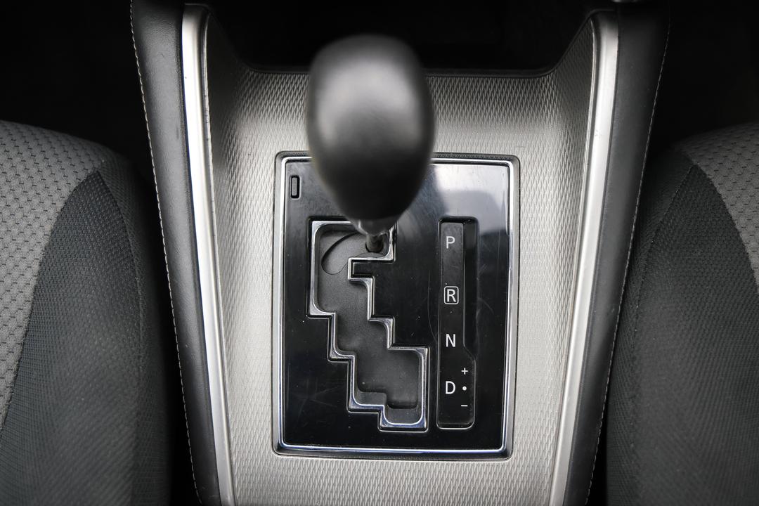 2023 Mitsubishi Triton Glx+ (4x4), Automatic, 45099 km, Gear Lever 