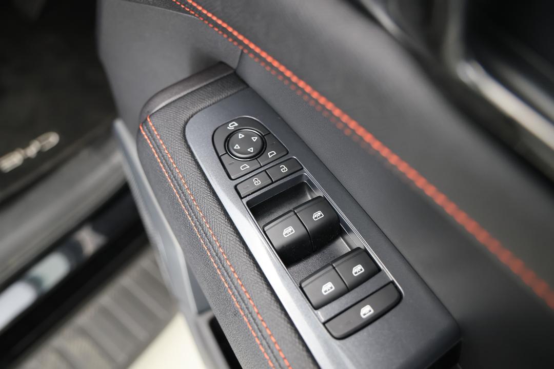 2024 Byd Shark 6 Dual Motor Premium, Automatic, 42735 km, Drivers Side Door Panel Controls