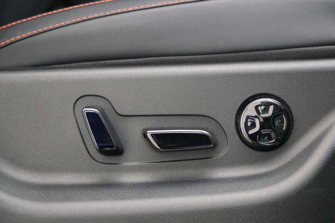 2024 Byd Shark 6 Dual Motor Premium, Automatic, 42735 km, Drivers Side Adjustment Panel