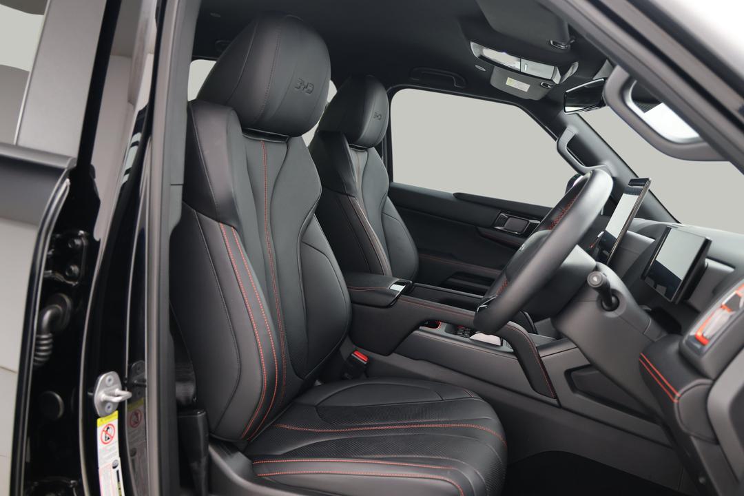 2024 Byd Shark 6 Dual Motor Premium, Automatic, 42735 km, Right Side Front Door Cabin View