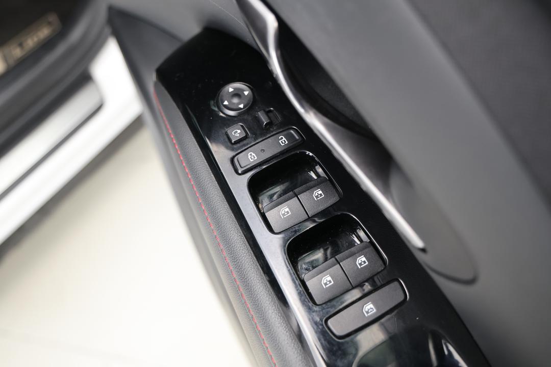 2022 Hyundai Tucson Elite N Line (AWD), Automatic, 92454 km, Drivers Side Door Panel Controls