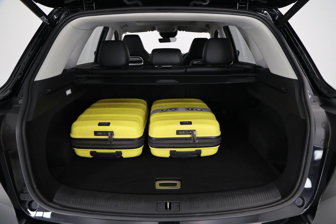 2020 MG HS Essence, Automatic, 52245 km, Boot Inside View with Luggage