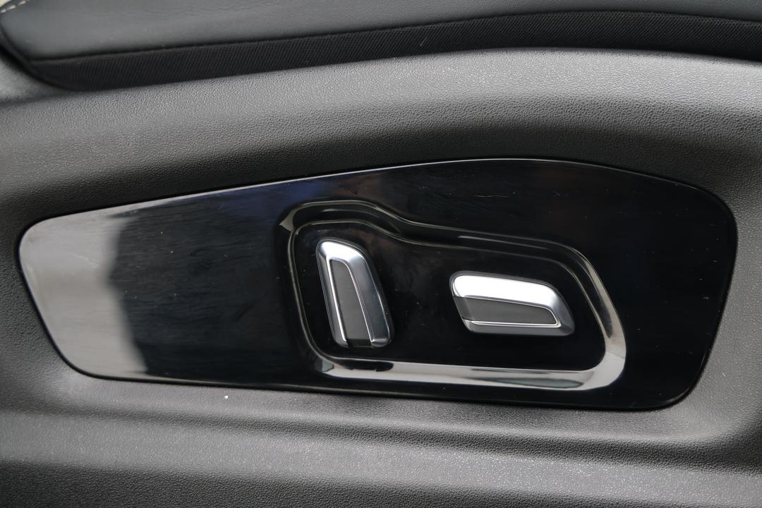 2025 Chery Tiggo 4 Ultimate, Automatic, 9207 km, Drivers Side Adjustment Panel