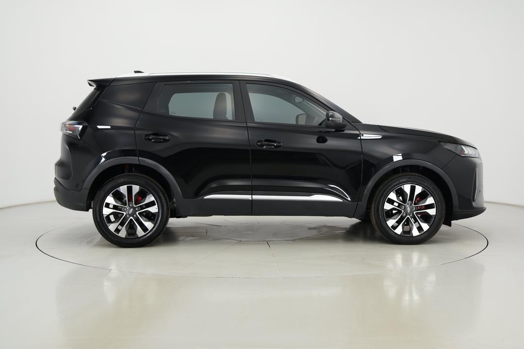 2025 Chery Tiggo 4 Ultimate, Automatic, 9207 km, Right Side View