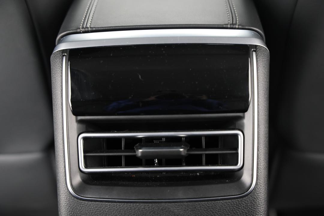 2025 Chery Tiggo 4 Ultimate, Automatic, 9207 km, Rear A/C Vent