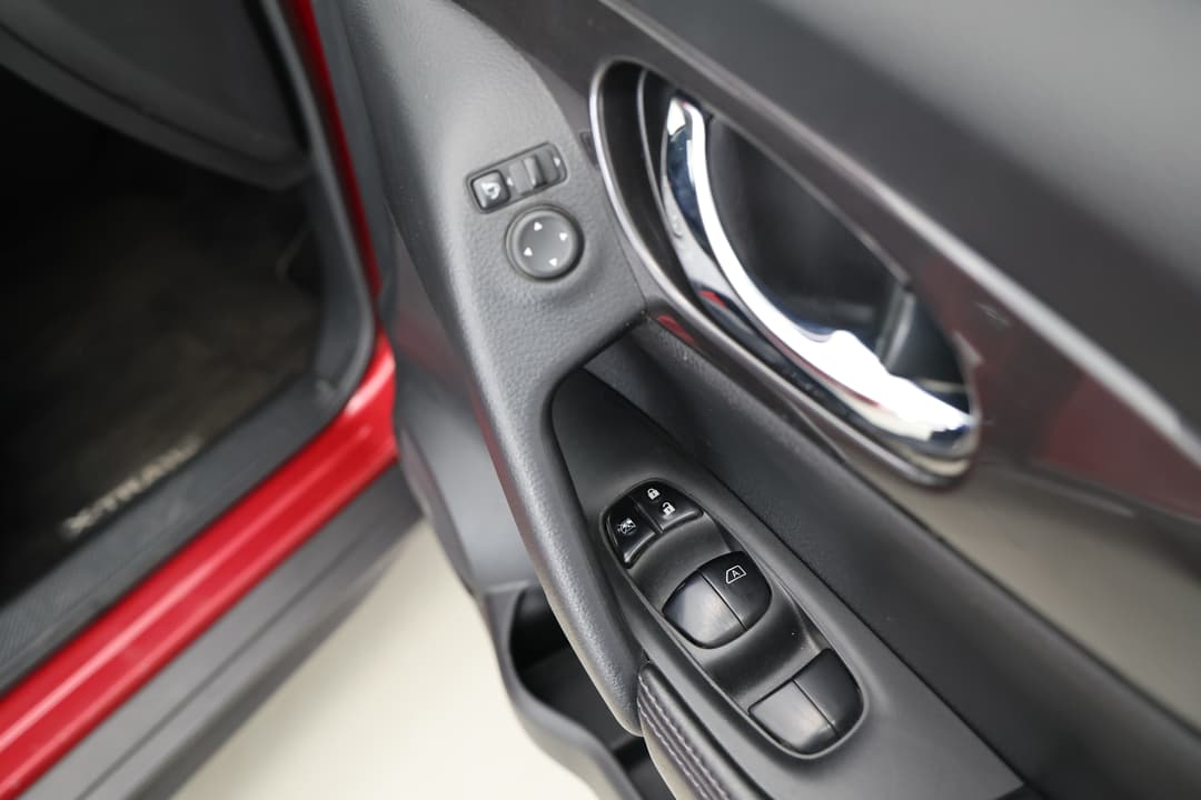 2022 Nissan X-trail St 7 Seat (2WD), Automatic, 74105 km, Drivers Side Door Panel Controls