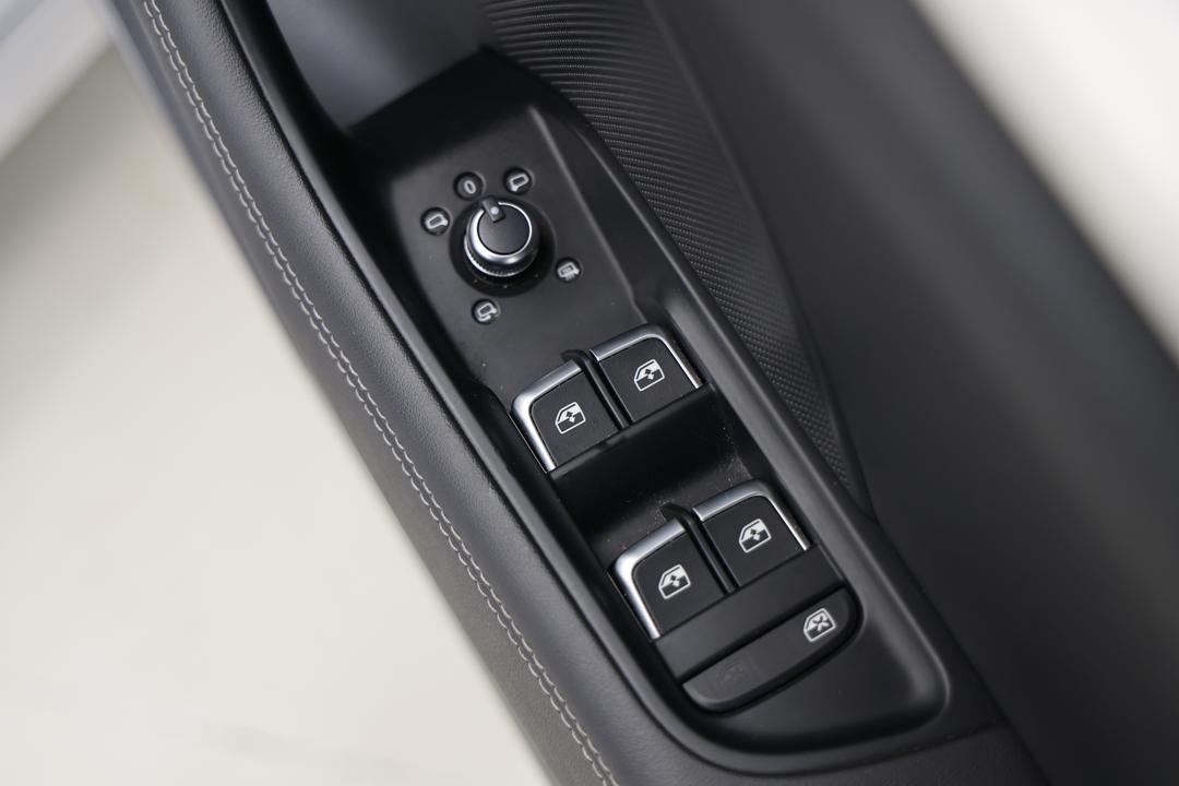 2020 Audi S3 2.0 Tfsi Quattro, Automatic, 48974 km, Drivers Side Door Panel Controls