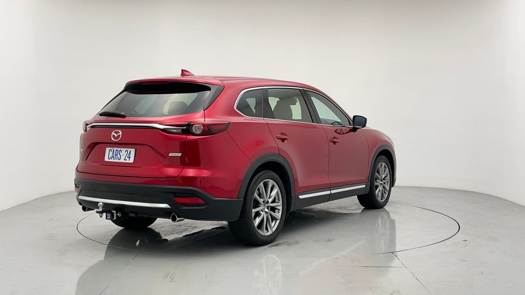 Right Back Diagonal (45- Degree) View