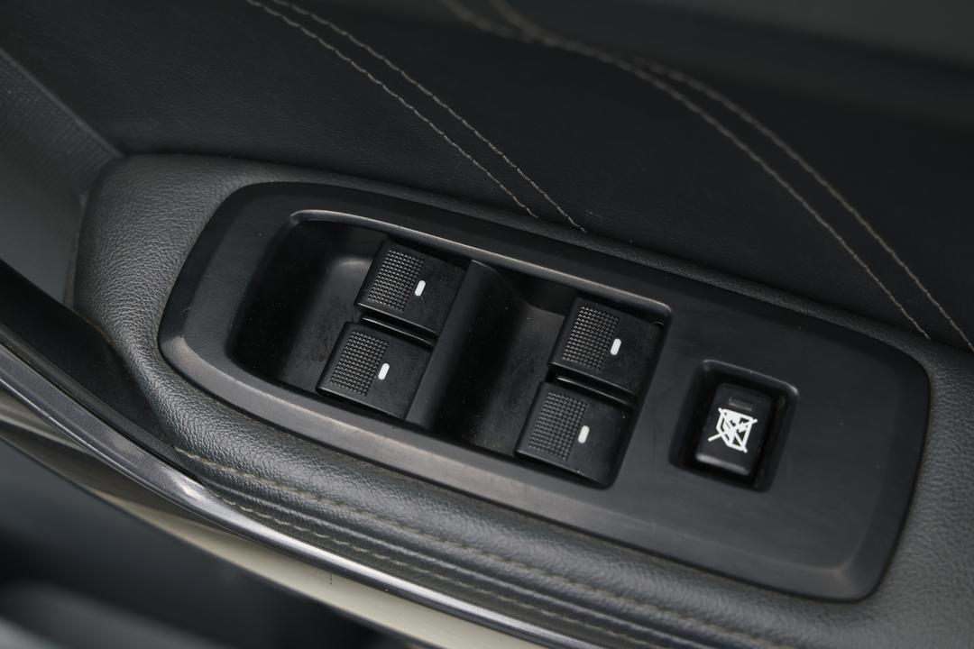 2017 Ford Everest Titanium, Automatic, 142880 km, Drivers Side Door Panel Controls