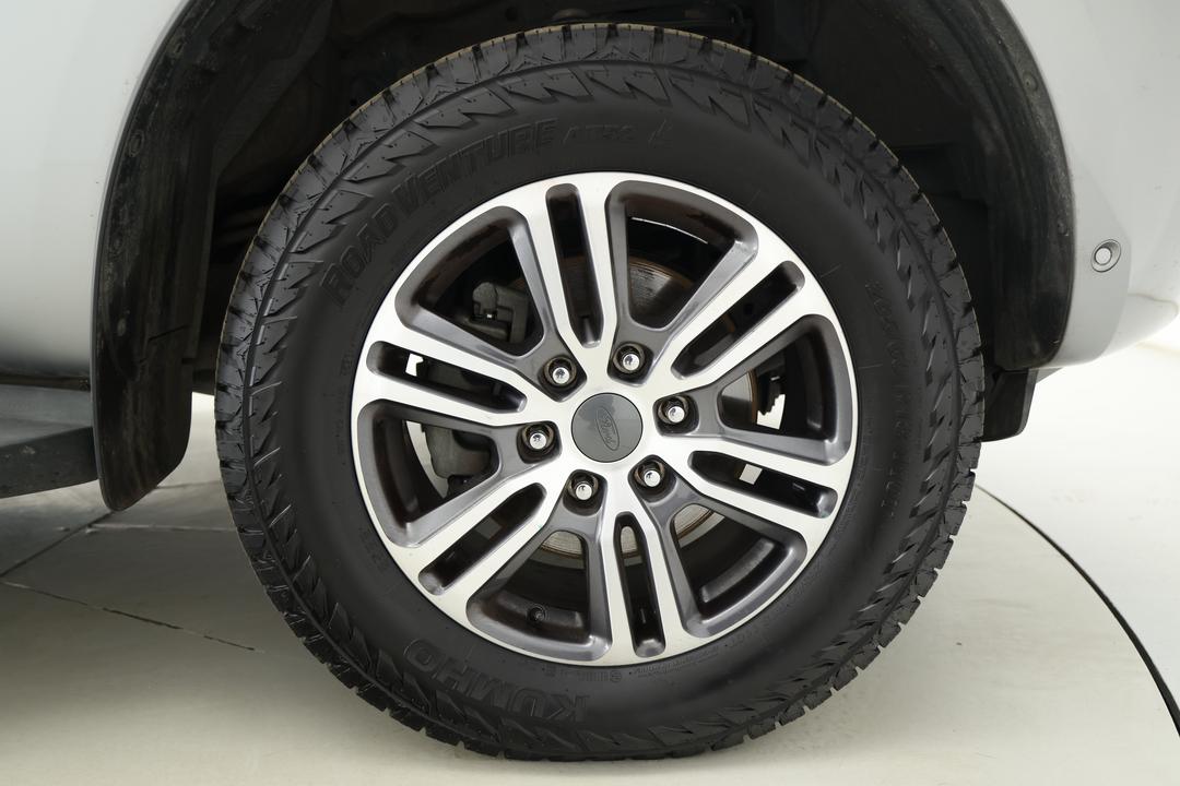2017 Ford Everest Titanium, Automatic, 142880 km, Right Front Wheel