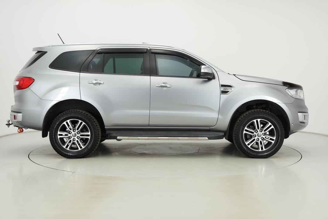 2017 Ford Everest Titanium, Automatic, 142880 km, Right Side View