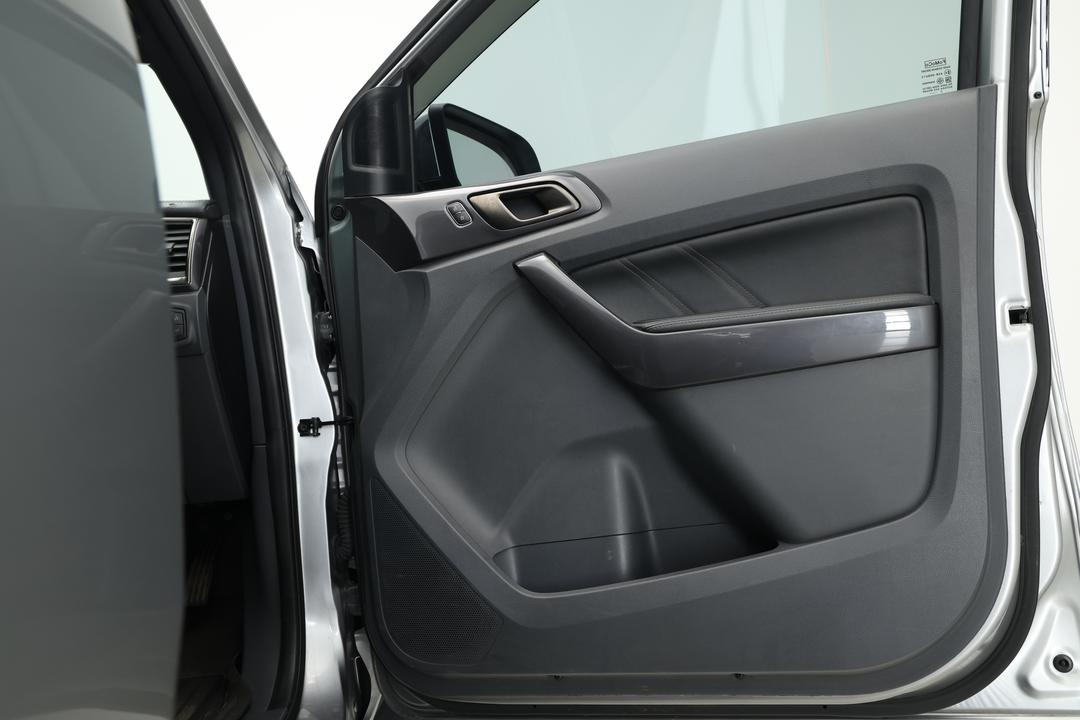 2017 Ford Everest Titanium, Automatic, 142880 km, Speaker View