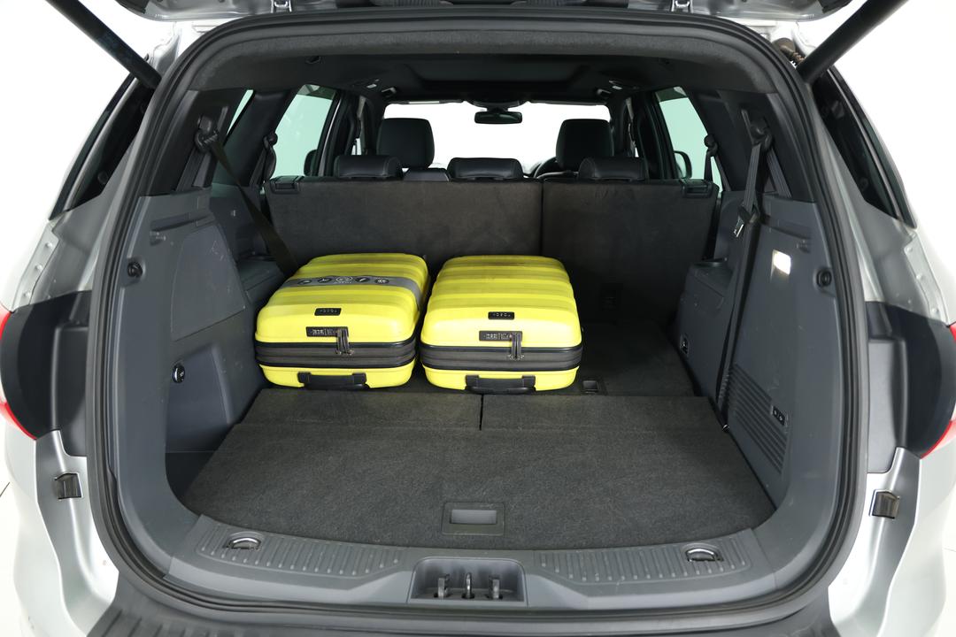 2017 Ford Everest Titanium, Automatic, 142880 km, Boot Inside View with Luggage